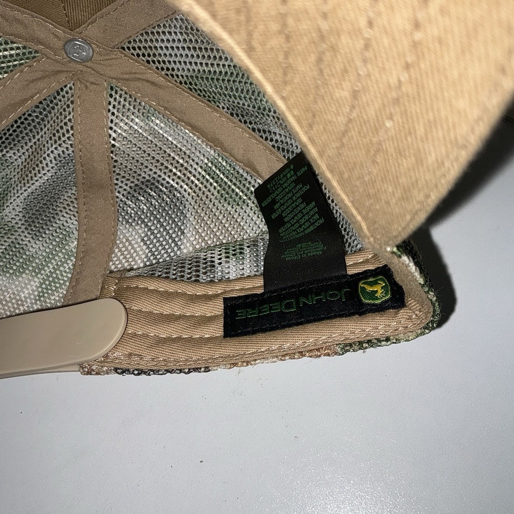 John Deere GENUINE Hat Trucker Style Snapback Khaki Camouflaged Mesh NWT - Picture 5 of 6